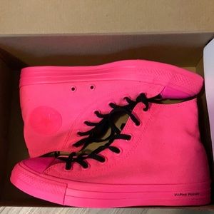 Brand new hot pink Converse